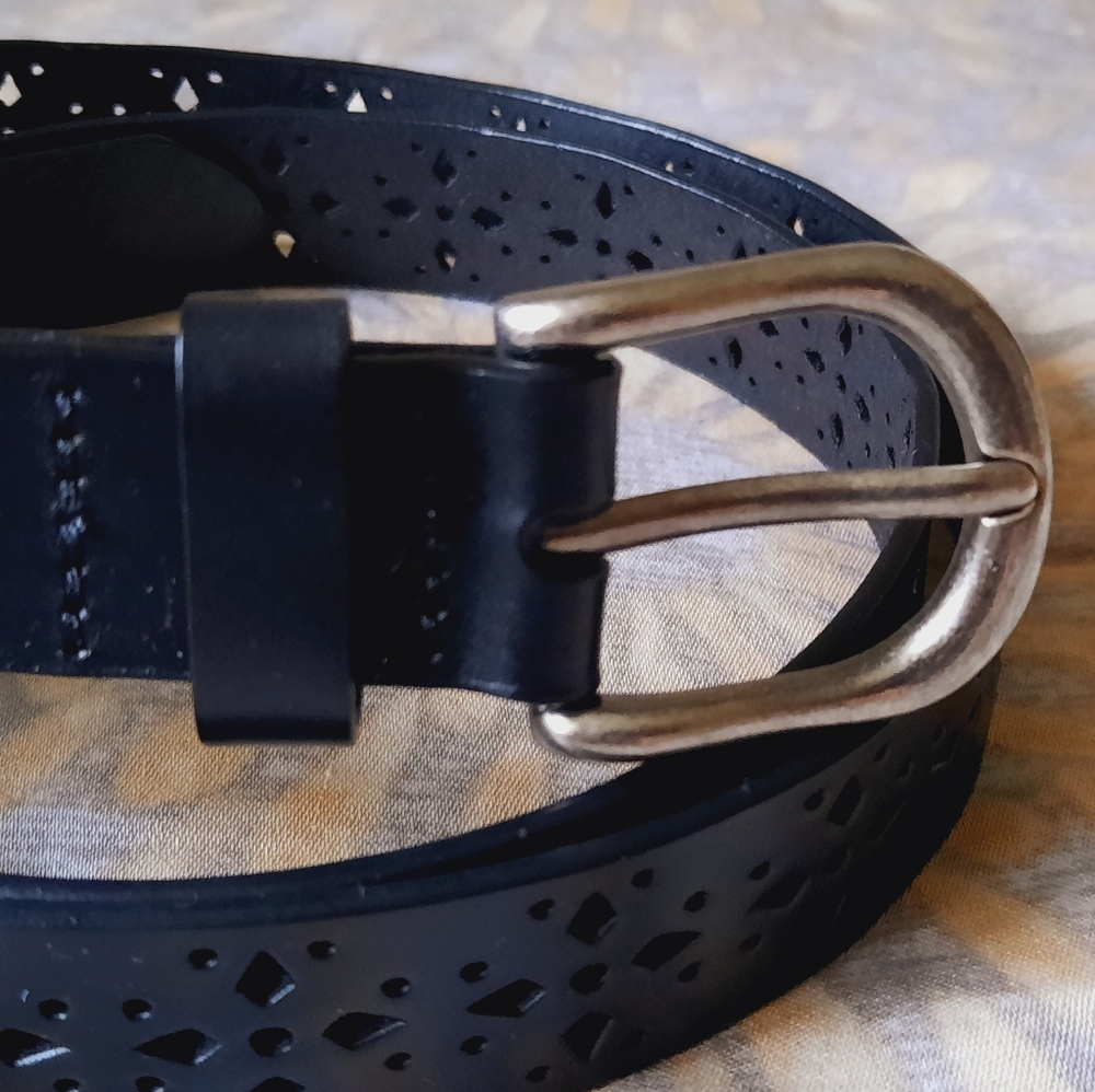 Genuine leather NWT black belt size XL. - Picture 2 of 12
